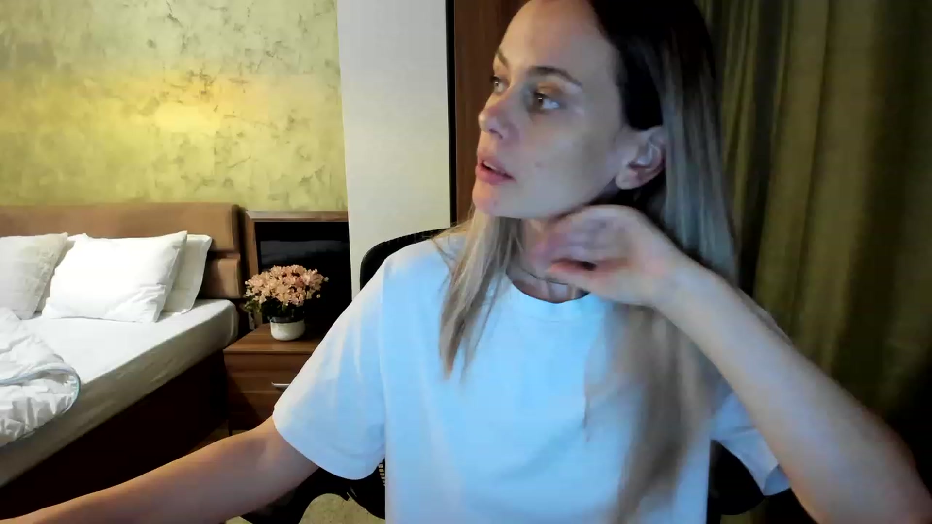 Gallery image thumbnail from DebraPaige's myfreecams stream on, 06/22/2023, 14:44 image 4 of 20