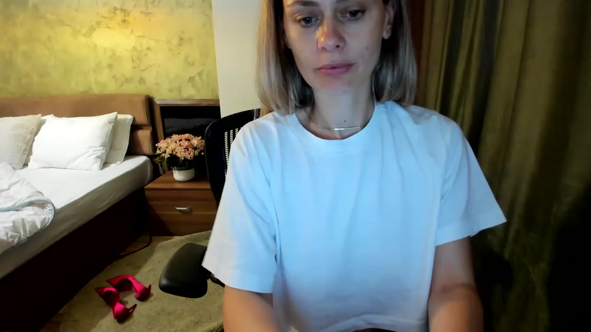 Gallery image thumbnail from DebraPaige's myfreecams stream on, 06/22/2023, 14:44 image 10 of 20
