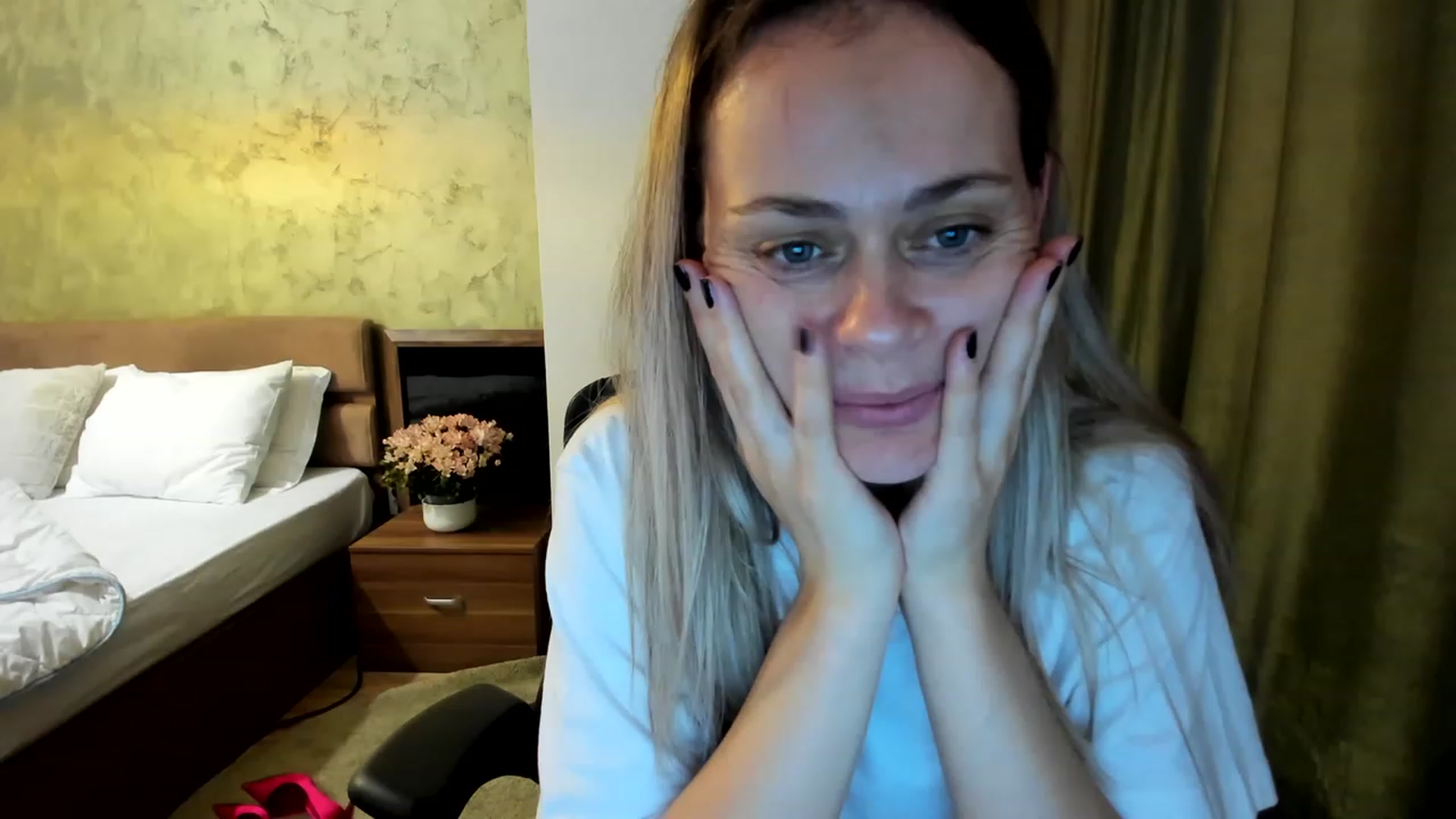Gallery image thumbnail from DebraPaige's myfreecams stream on, 06/22/2023, 14:44 image 1 of 20
