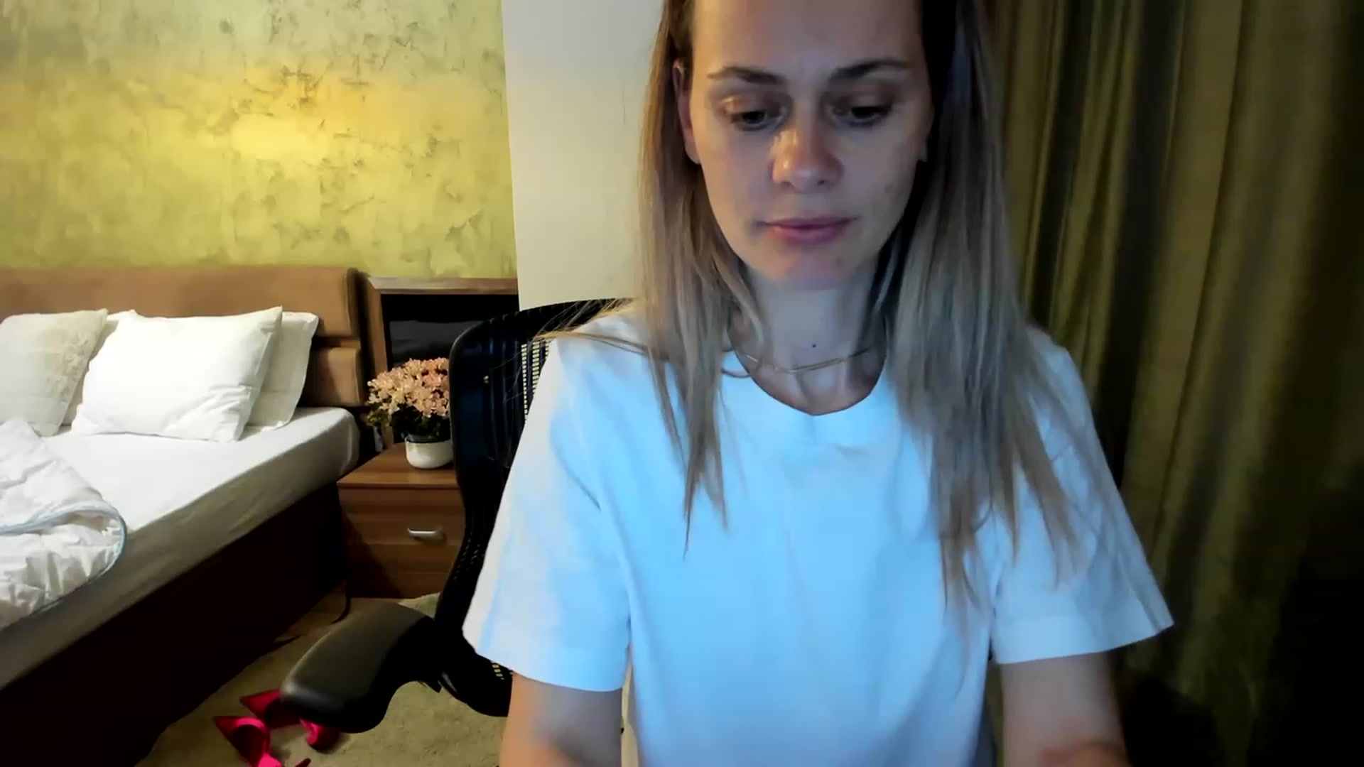 Gallery image thumbnail from DebraPaige's myfreecams stream on, 06/22/2023, 14:44 image 15 of 20