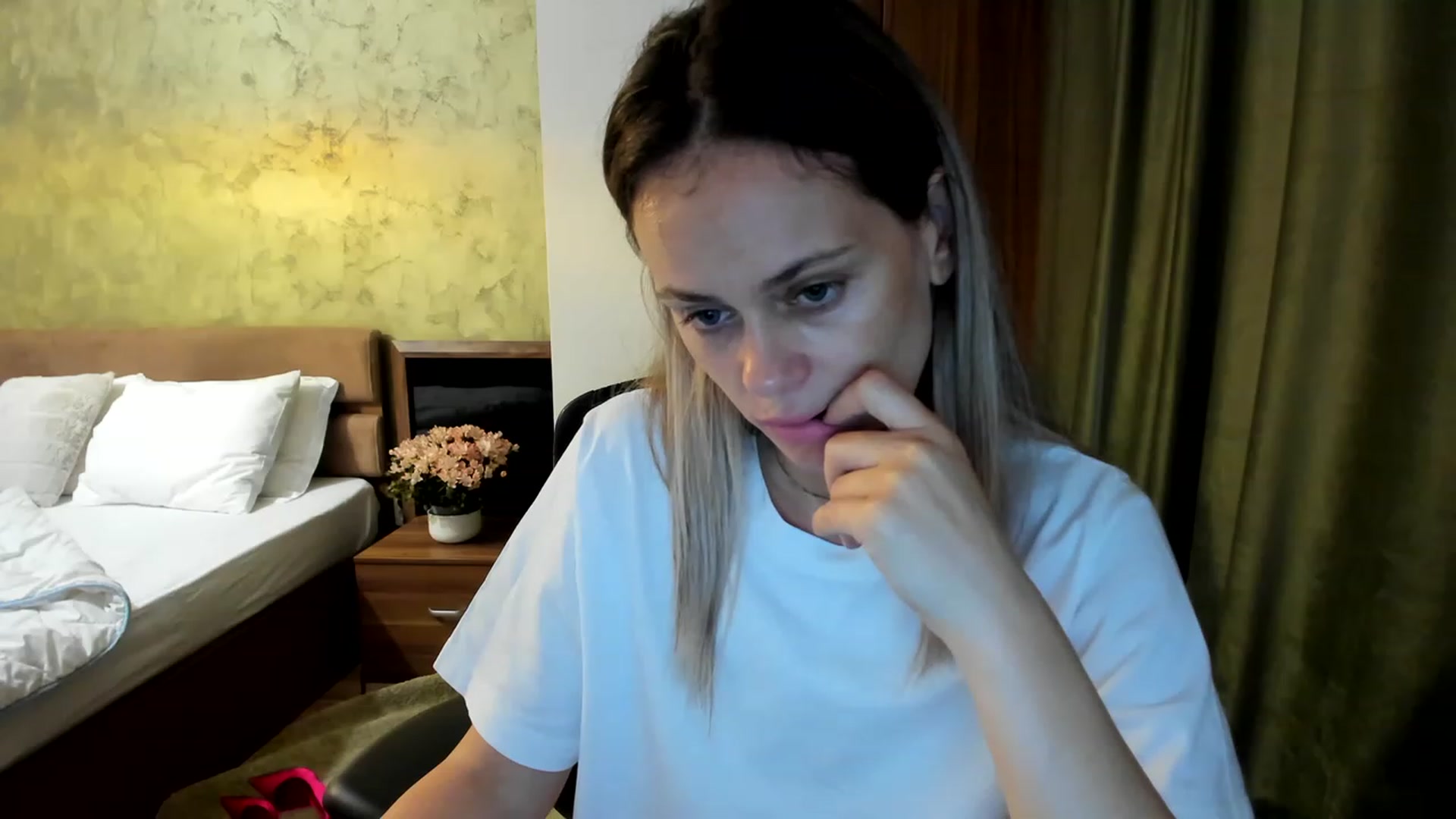 Gallery image thumbnail from DebraPaige's myfreecams stream on, 06/22/2023, 15:17 image 13 of 20