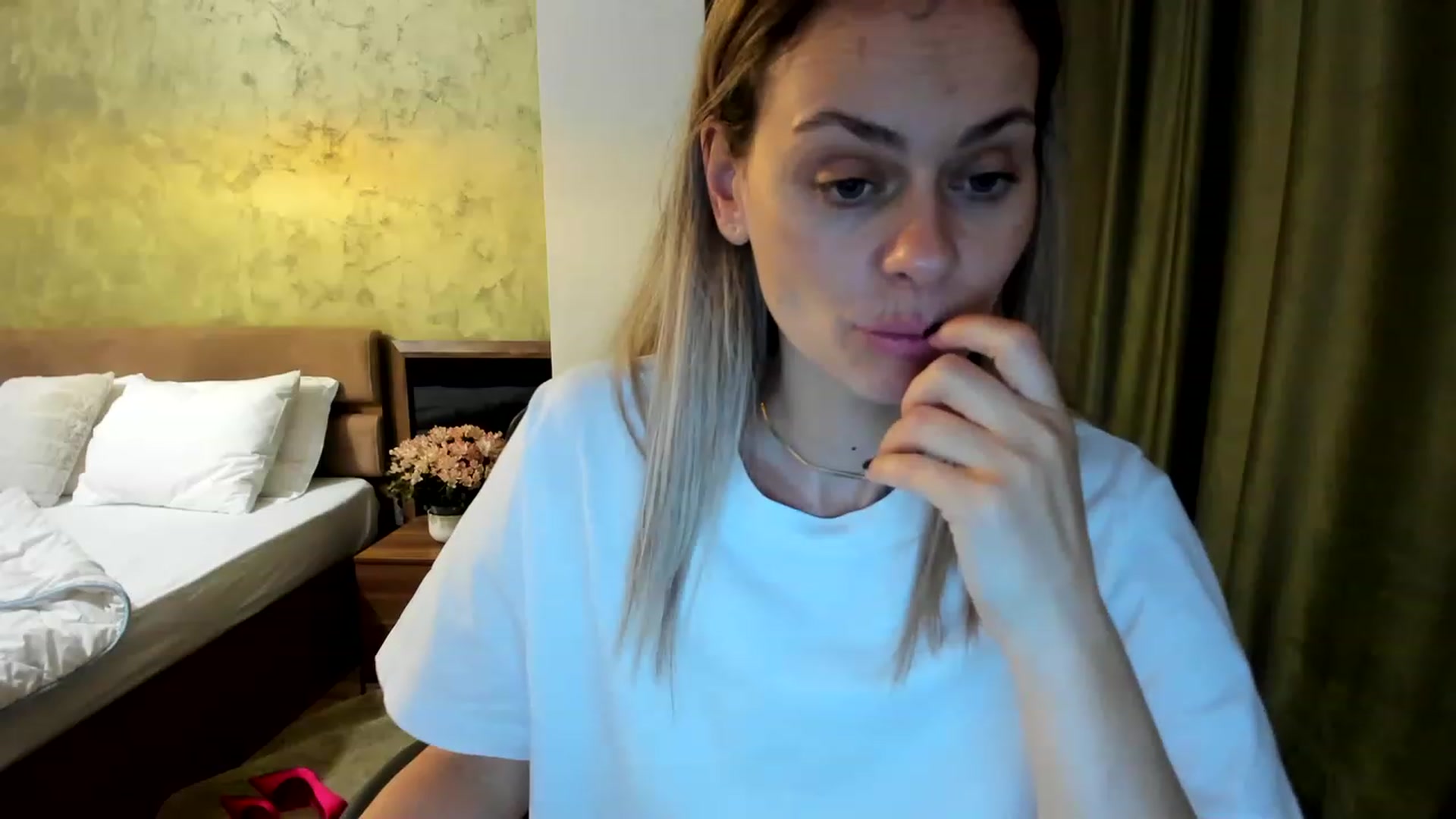 Gallery image thumbnail from DebraPaige's myfreecams stream on, 06/22/2023, 15:17 image 12 of 20
