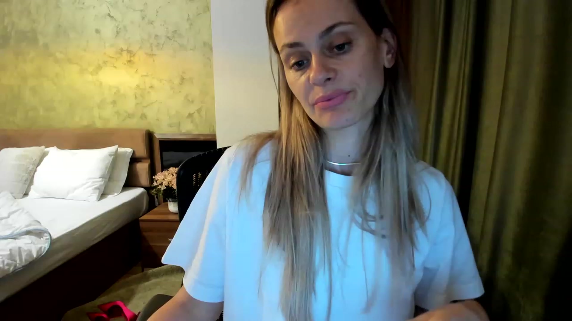 Gallery image thumbnail from DebraPaige's myfreecams stream on, 06/22/2023, 15:17 image 4 of 20