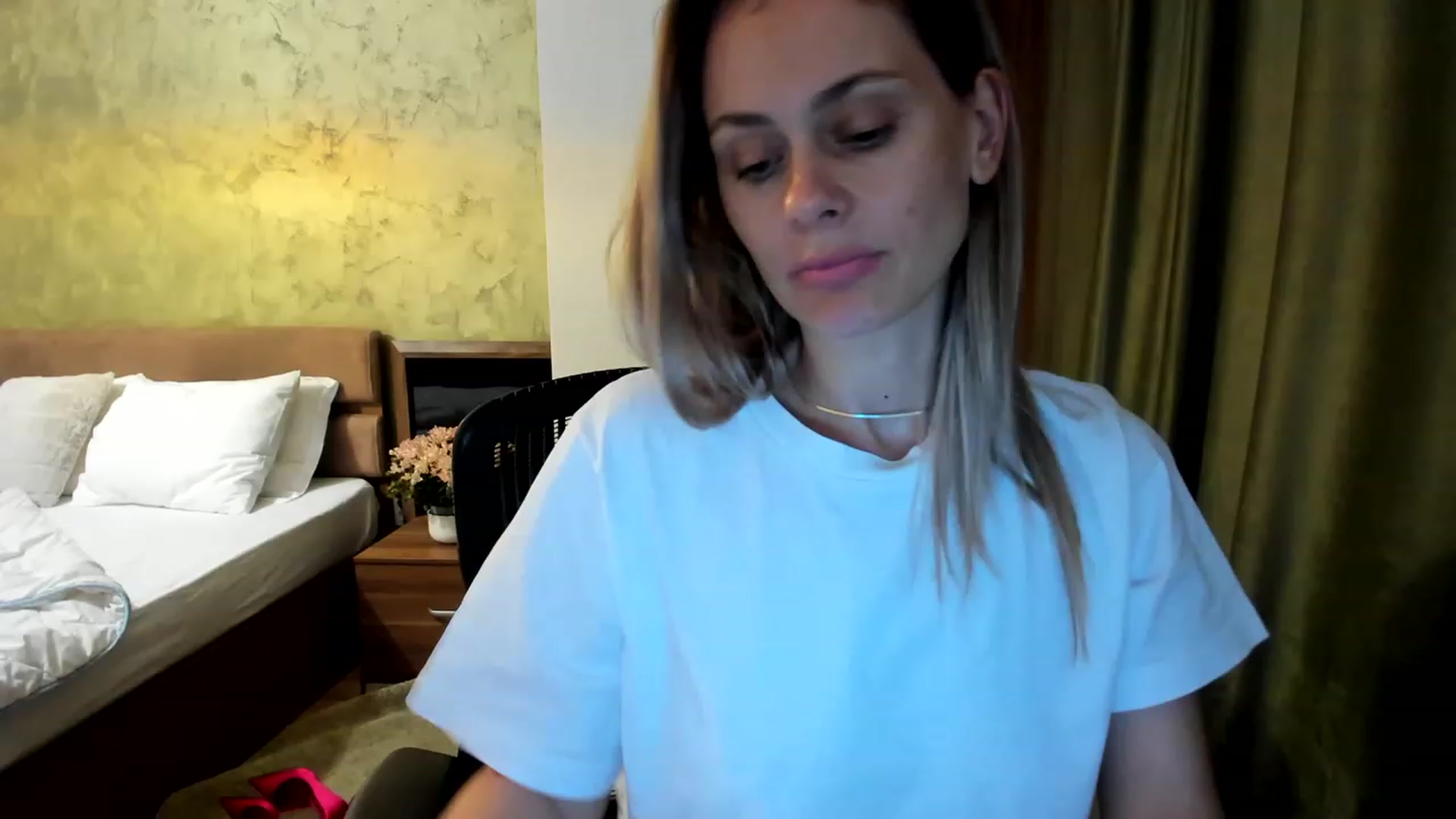 Gallery image thumbnail from DebraPaige's myfreecams stream on, 06/22/2023, 15:17 image 7 of 20