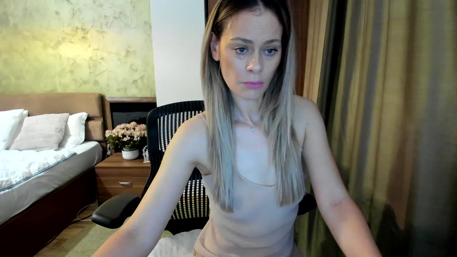 Gallery image thumbnail from DebraPaige's myfreecams stream on, 06/26/2023, 09:02 image 17 of 20
