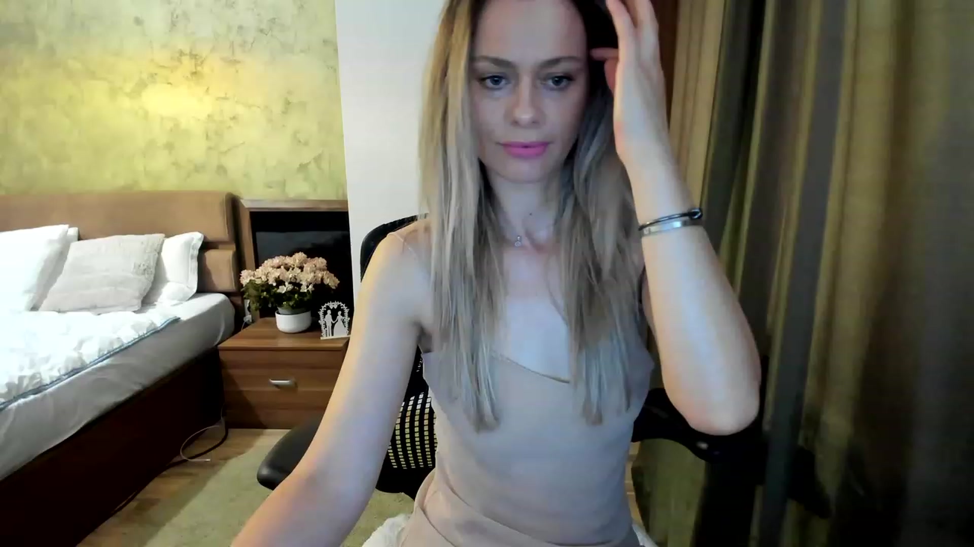 Gallery image thumbnail from DebraPaige's myfreecams stream on, 06/26/2023, 09:58 image 6 of 20
