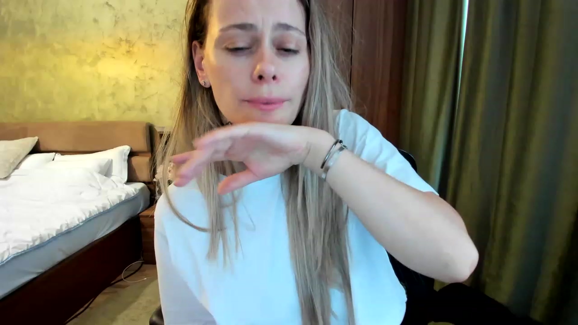Gallery image thumbnail from DebraPaige's myfreecams stream on, 06/27/2023, 11:14 image 18 of 20