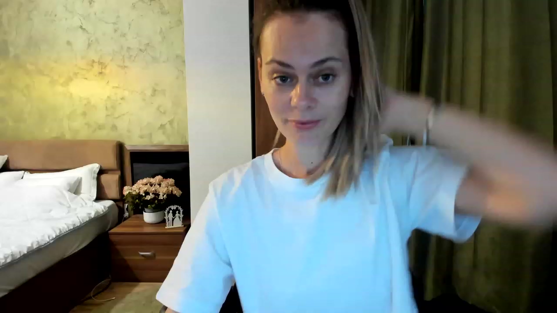 Gallery image thumbnail from DebraPaige's myfreecams stream on, 06/27/2023, 11:14 image 2 of 20