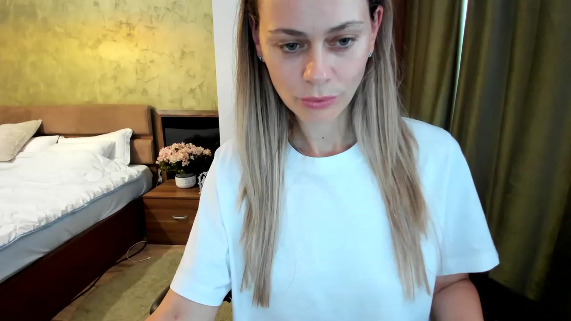 Gallery image thumbnail from DebraPaige's myfreecams stream on, 06/27/2023, 12:51 image 4 of 20