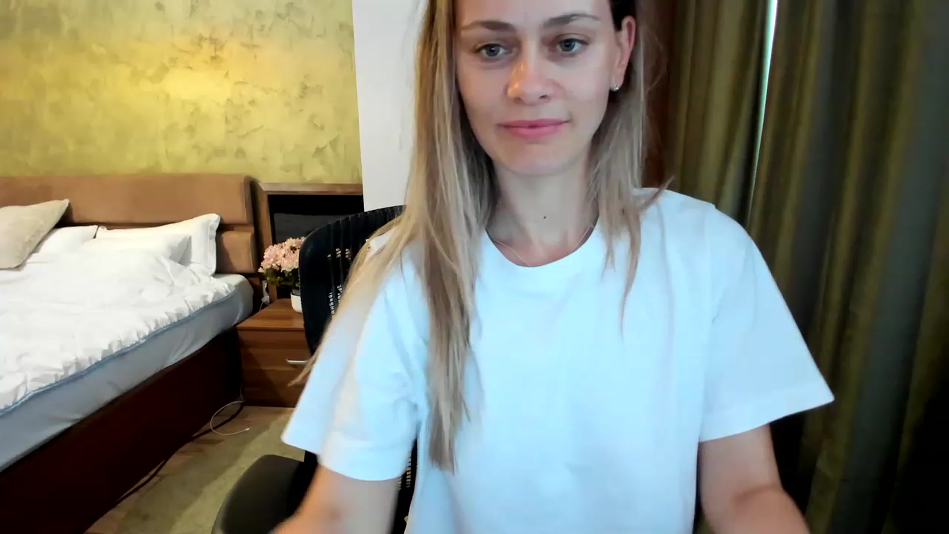 Gallery image thumbnail from DebraPaige's myfreecams stream on, 06/27/2023, 12:51 image 6 of 20