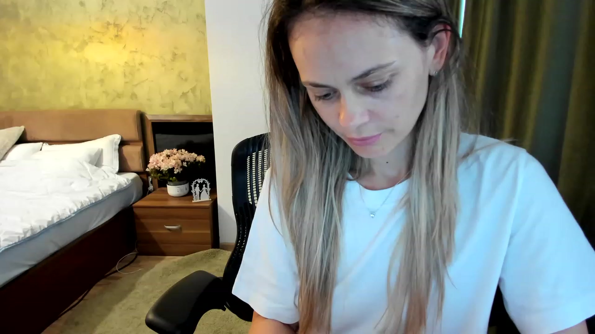 Gallery image thumbnail from DebraPaige's myfreecams stream on, 06/27/2023, 12:51 image 19 of 20