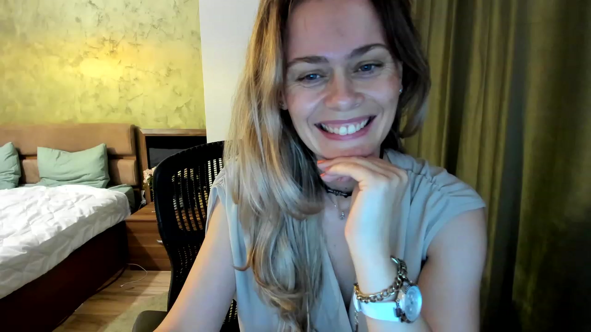Gallery image thumbnail from DebraPaige's myfreecams stream on, 07/05/2023, 11:24 image 7 of 20