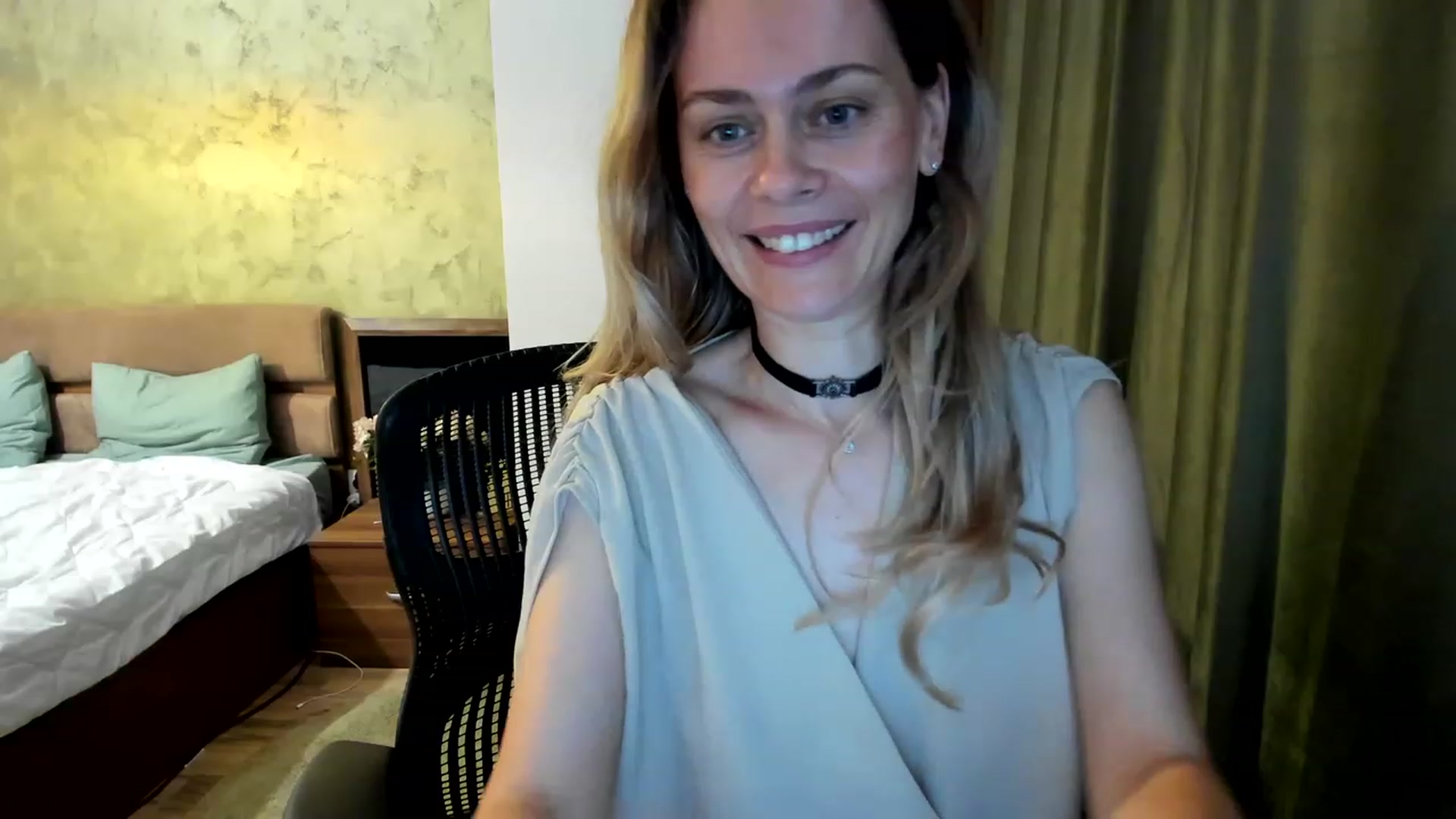 Gallery image thumbnail from DebraPaige's myfreecams stream on, 07/05/2023, 11:24 image 4 of 20
