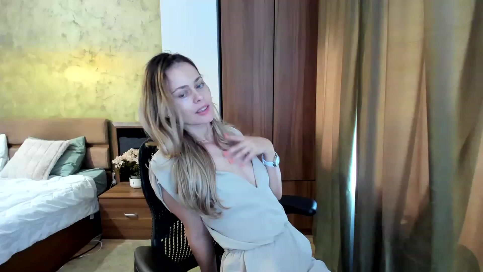 Gallery image thumbnail from DebraPaige's myfreecams stream on, 07/07/2023, 08:18 image 17 of 20
