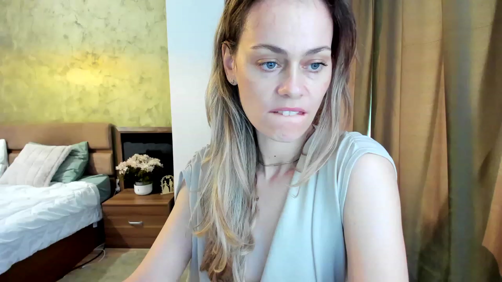 Gallery image thumbnail from DebraPaige's myfreecams stream on, 07/07/2023, 08:18 image 8 of 20