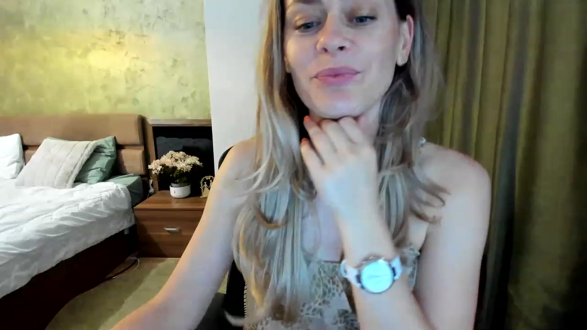 Gallery image thumbnail from DebraPaige's myfreecams stream on, 07/07/2023, 10:59 image 16 of 20