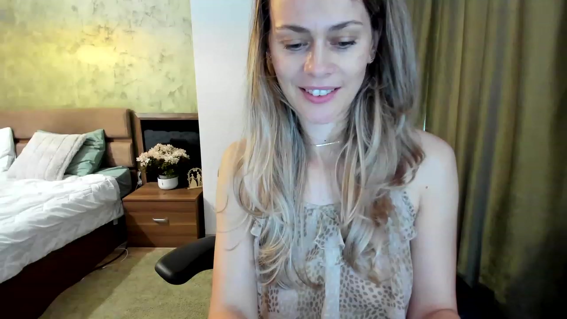 Gallery image thumbnail from DebraPaige's myfreecams stream on, 07/07/2023, 10:59 image 10 of 20