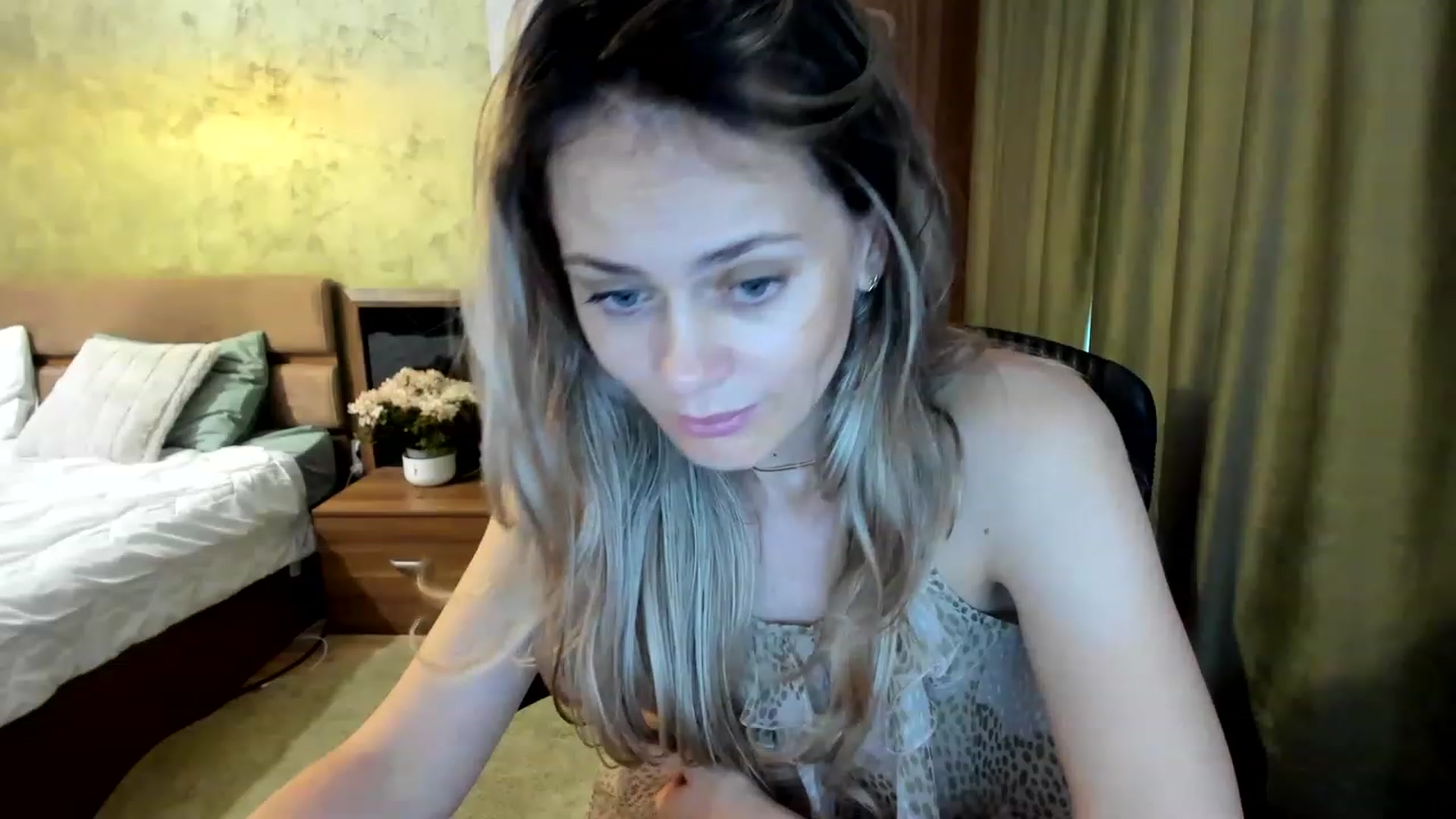 Gallery image thumbnail from DebraPaige's myfreecams stream on, 07/07/2023, 10:59 image 12 of 20