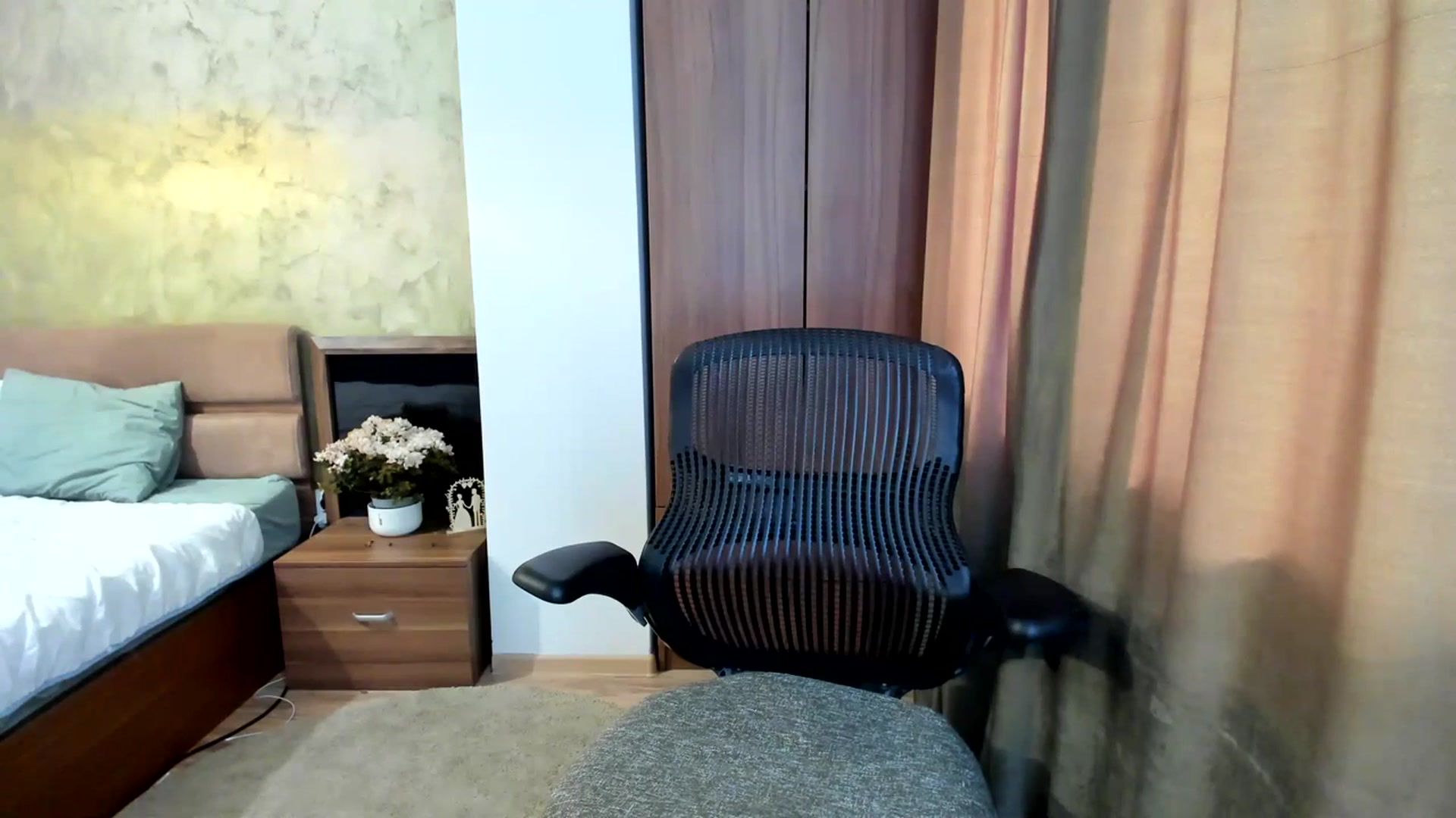 Gallery image thumbnail from DebraPaige's myfreecams stream on, 07/10/2023, 06:41 image 12 of 20