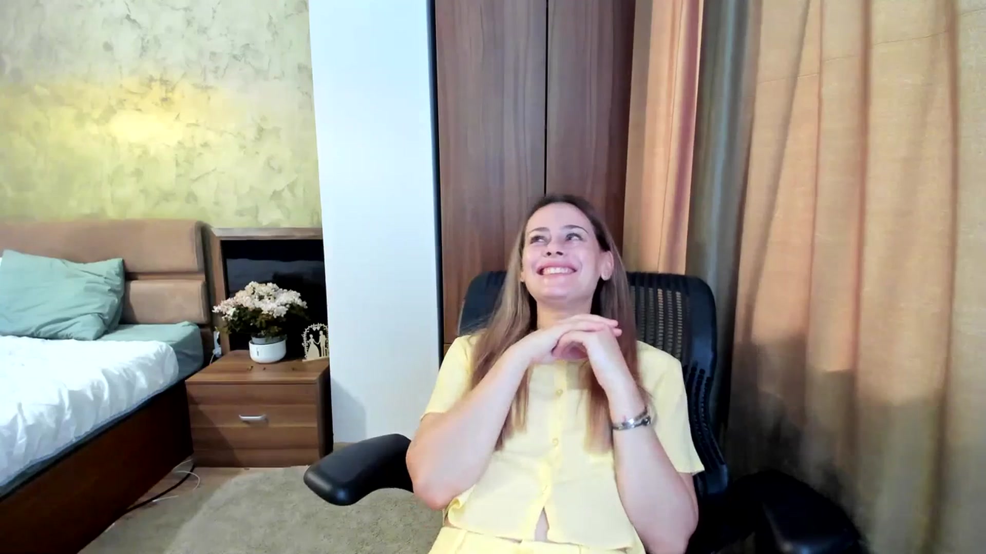 Gallery image thumbnail from DebraPaige's myfreecams stream on, 07/10/2023, 06:41 image 9 of 20