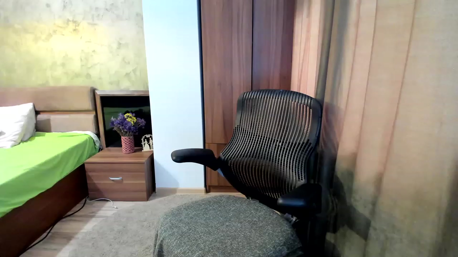 Gallery image thumbnail from DebraPaige's myfreecams stream on, 07/17/2023, 08:26 image 17 of 20