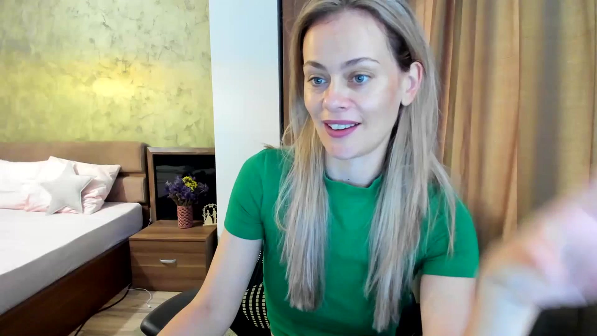 Gallery image thumbnail from DebraPaige's myfreecams stream on, 07/18/2023, 07:09 image 17 of 20