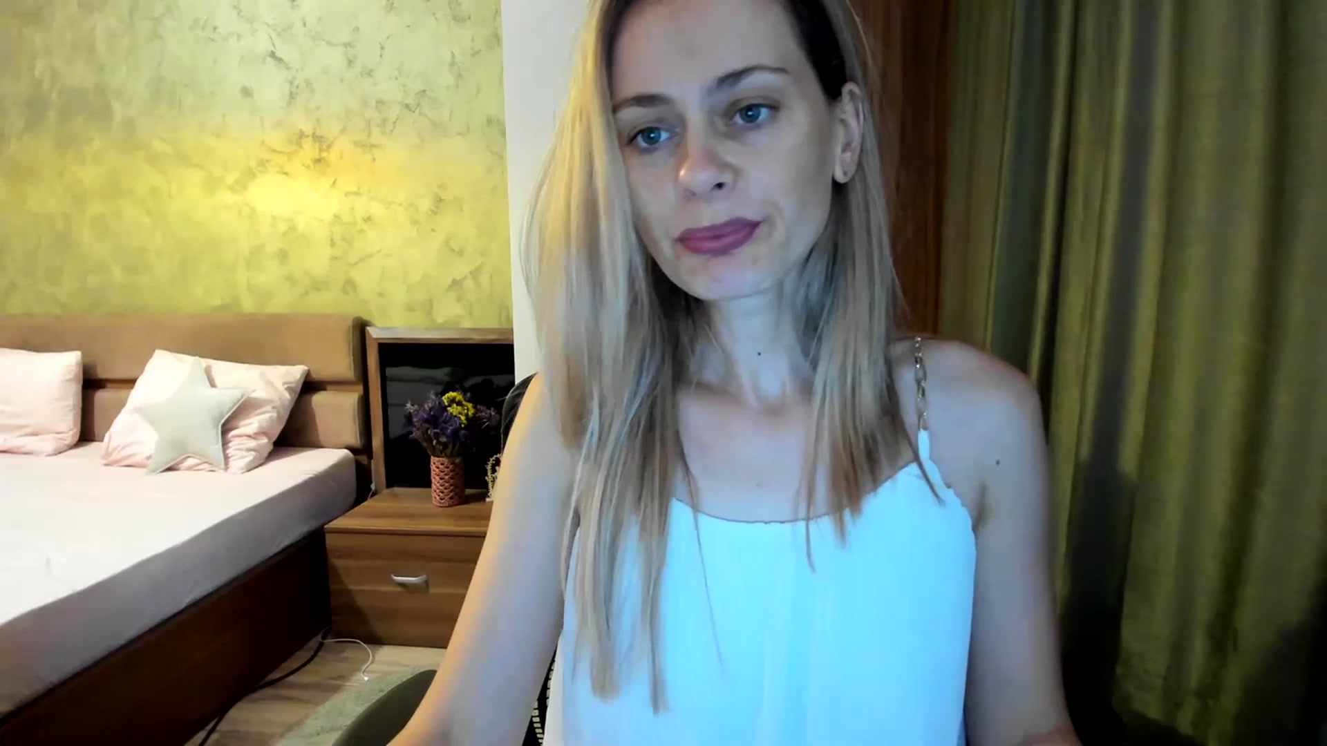 Gallery image thumbnail from DebraPaige's myfreecams stream on, 07/18/2023, 11:34 image 14 of 20