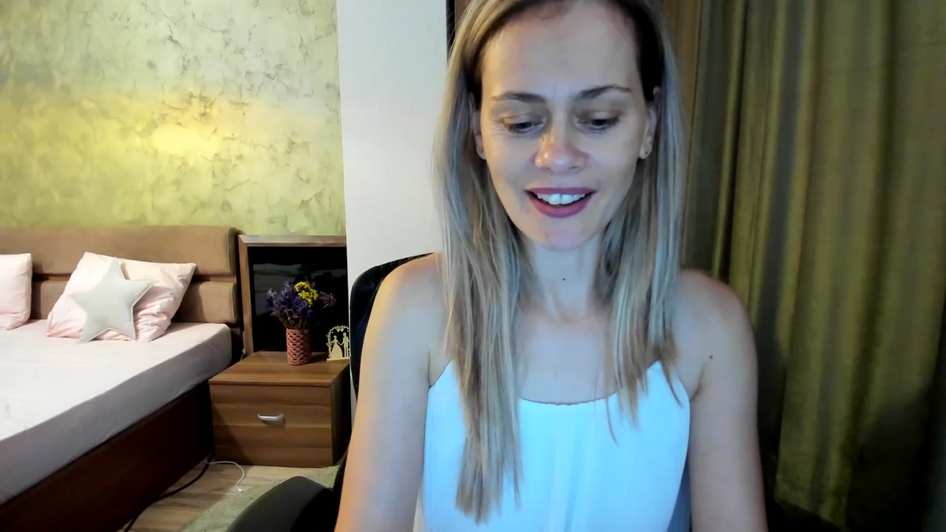 Gallery image thumbnail from DebraPaige's myfreecams stream on, 07/18/2023, 11:34 image 16 of 20