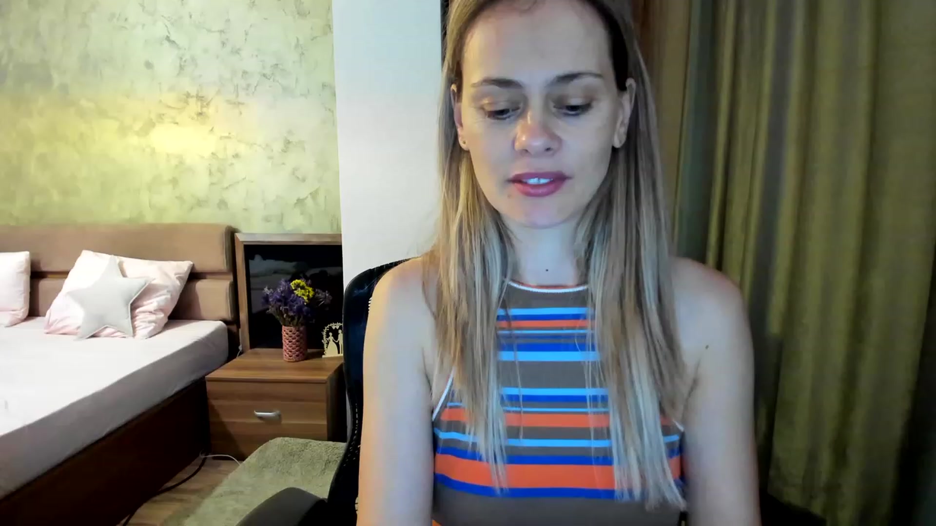 Gallery image thumbnail from DebraPaige's myfreecams stream on, 07/18/2023, 12:24 image 10 of 20