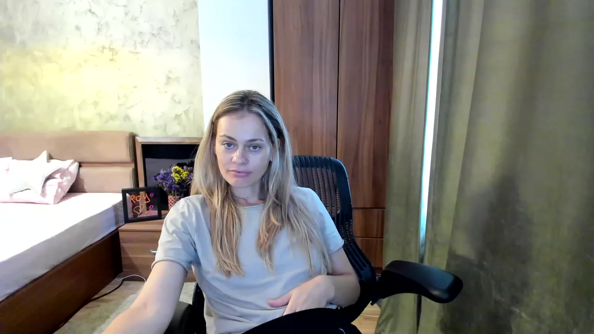 Gallery image thumbnail from DebraPaige's myfreecams stream on, 07/20/2023, 10:11 image 15 of 20