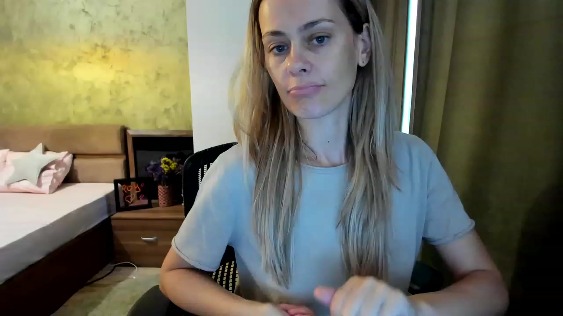 Gallery image thumbnail from DebraPaige's myfreecams stream on, 07/20/2023, 10:11 image 12 of 20