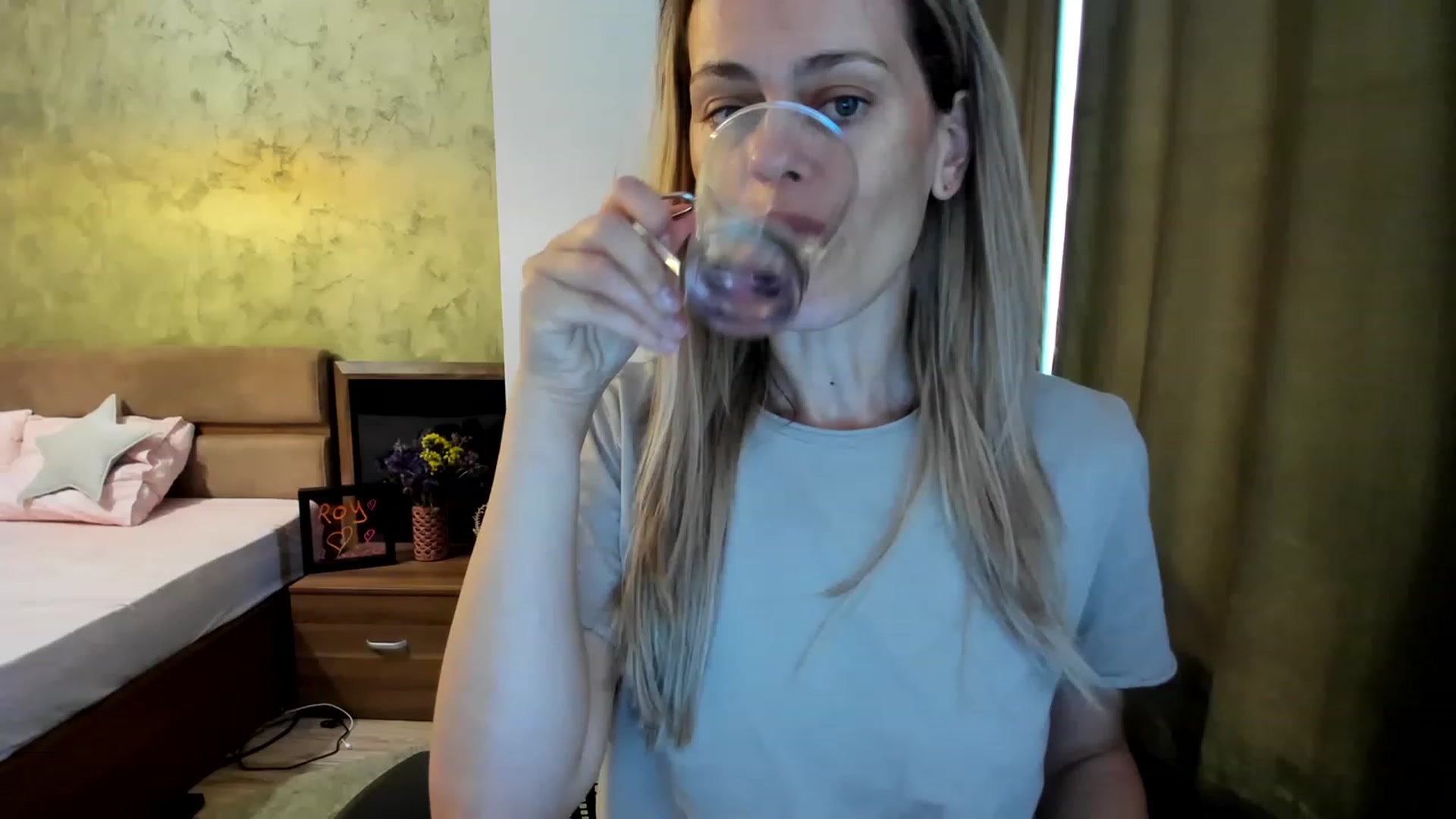 Gallery image thumbnail from DebraPaige's myfreecams stream on, 07/20/2023, 10:11 image 1 of 20