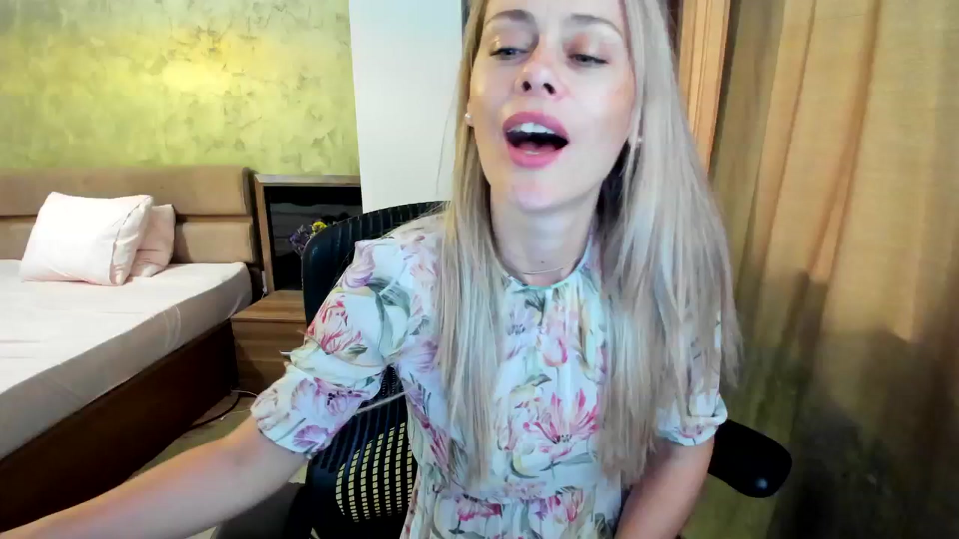 Gallery image thumbnail from DebraPaige's myfreecams stream on, 08/04/2023, 07:56 image 9 of 20
