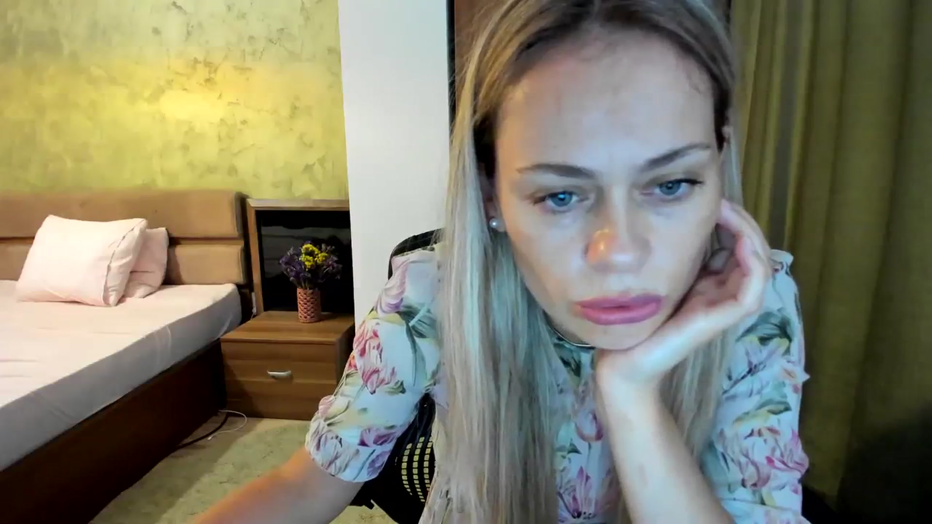 Gallery image thumbnail from DebraPaige's myfreecams stream on, 08/04/2023, 07:56 image 4 of 20