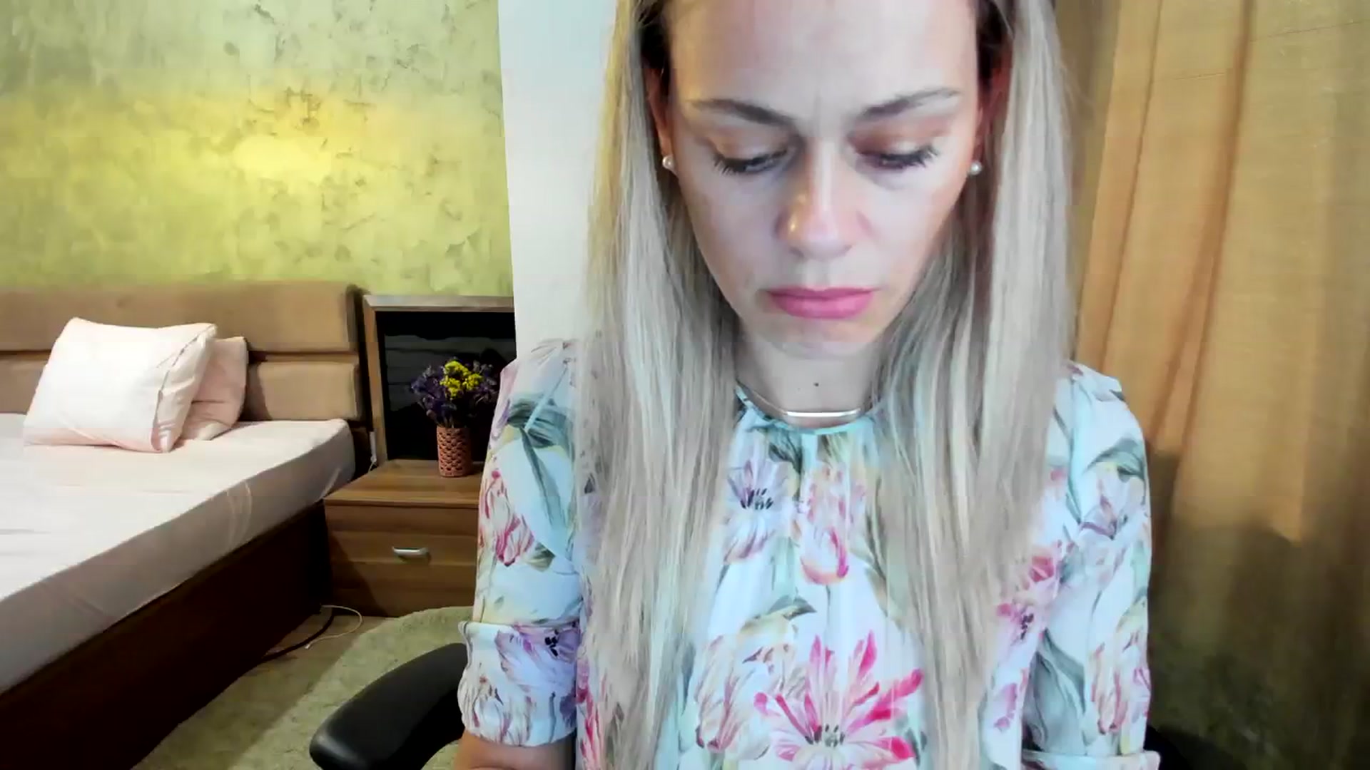 Gallery image thumbnail from DebraPaige's myfreecams stream on, 08/04/2023, 07:56 image 11 of 20