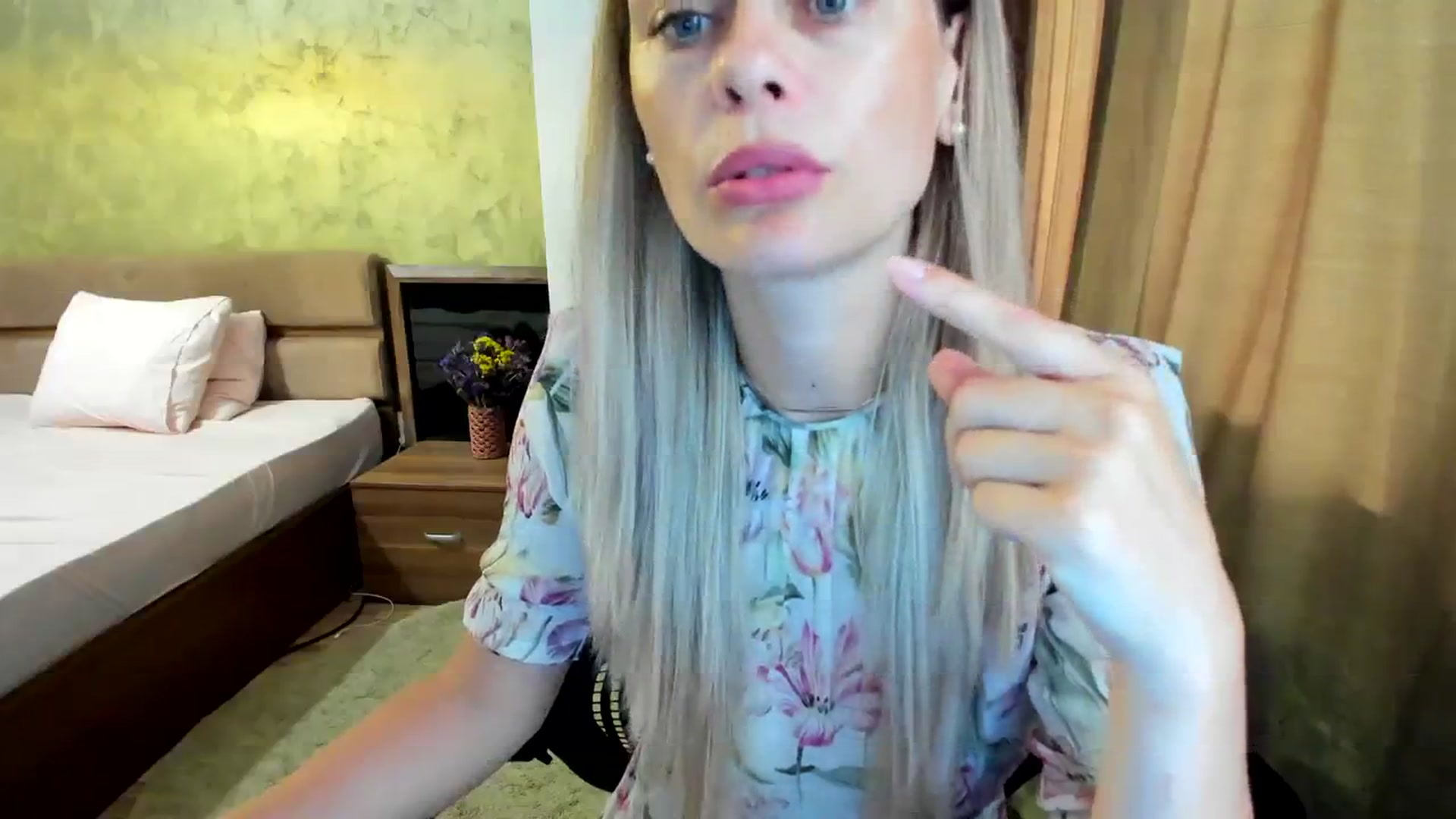 Gallery image thumbnail from DebraPaige's myfreecams stream on, 08/04/2023, 07:56 image 8 of 20