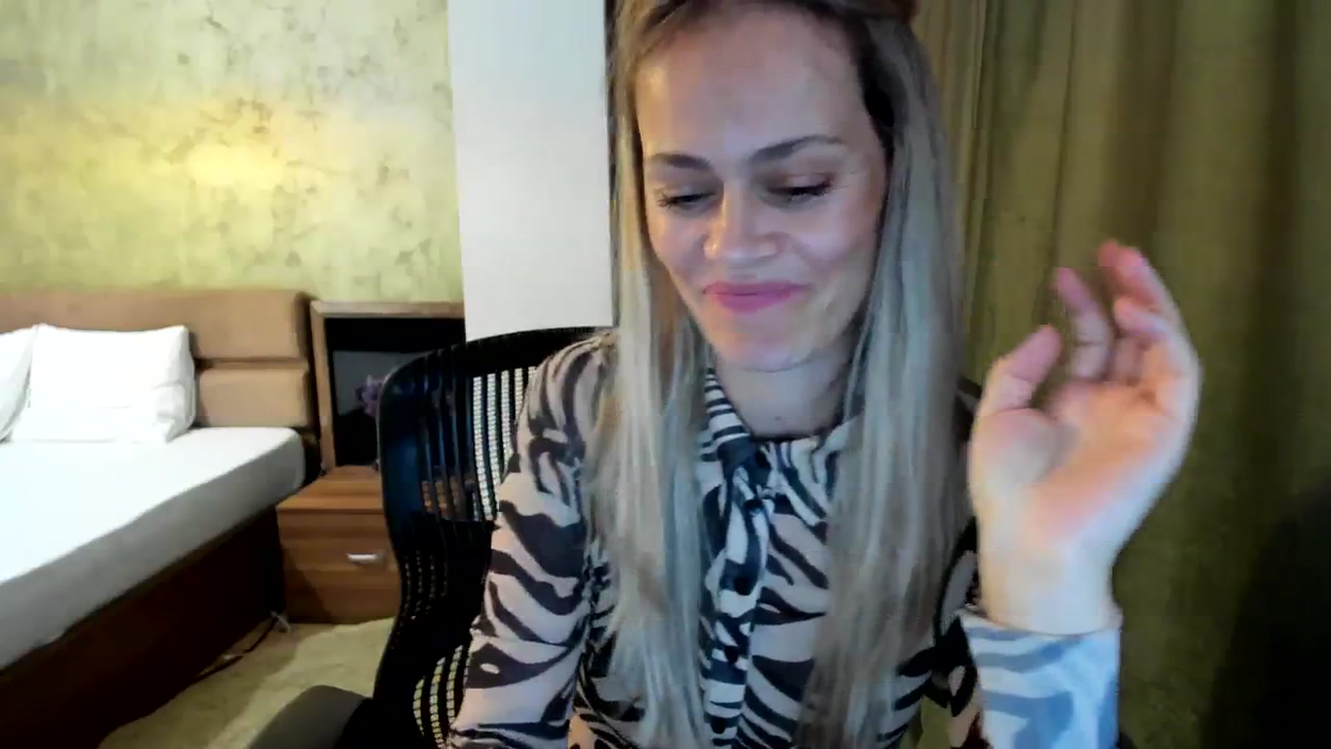 Gallery image thumbnail from DebraPaige's myfreecams stream on, 08/07/2023, 14:22 image 16 of 20