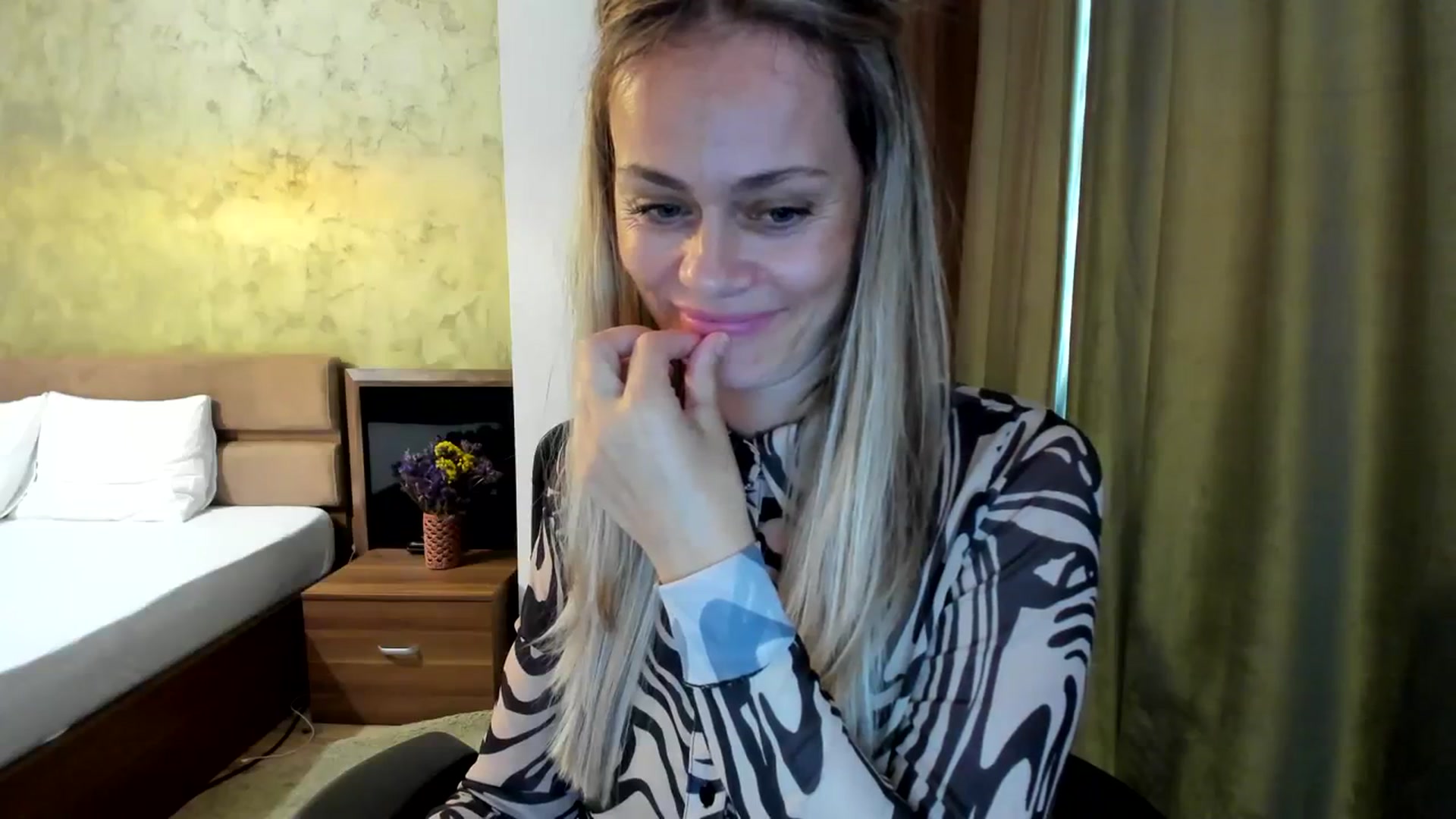 Gallery image thumbnail from DebraPaige's myfreecams stream on, 08/07/2023, 14:22 image 7 of 20