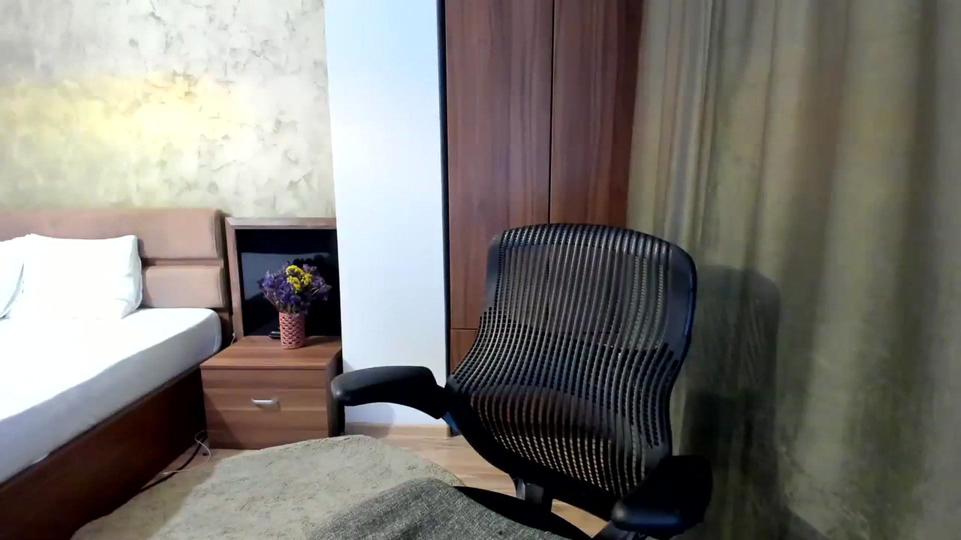 Gallery image thumbnail from DebraPaige's myfreecams stream on, 08/07/2023, 14:22 image 19 of 20