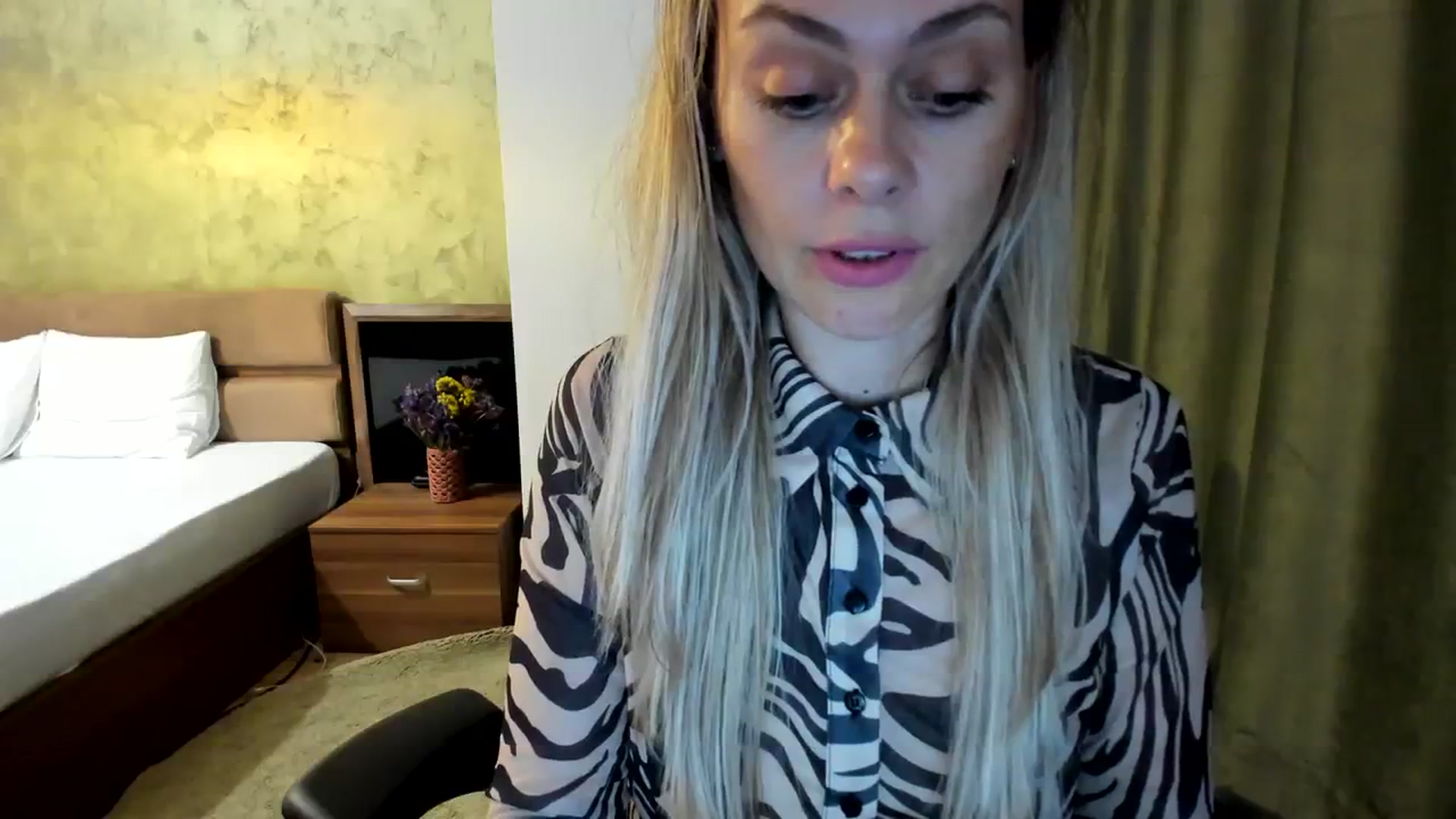 Gallery image thumbnail from DebraPaige's myfreecams stream on, 08/07/2023, 16:27 image 10 of 20