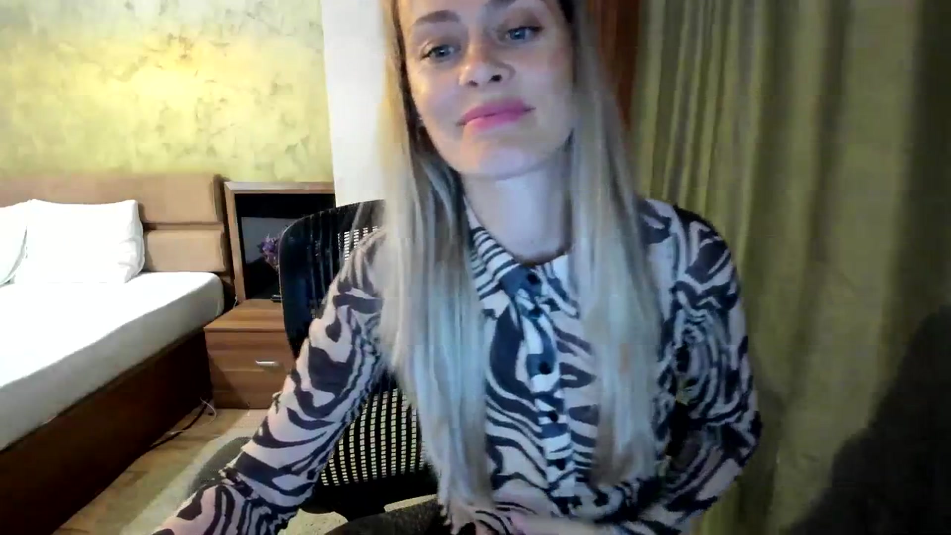 Gallery image thumbnail from DebraPaige's myfreecams stream on, 08/07/2023, 16:27 image 19 of 20
