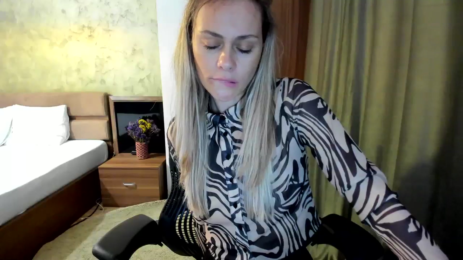 Gallery image thumbnail from DebraPaige's myfreecams stream on, 08/07/2023, 16:27 image 6 of 20