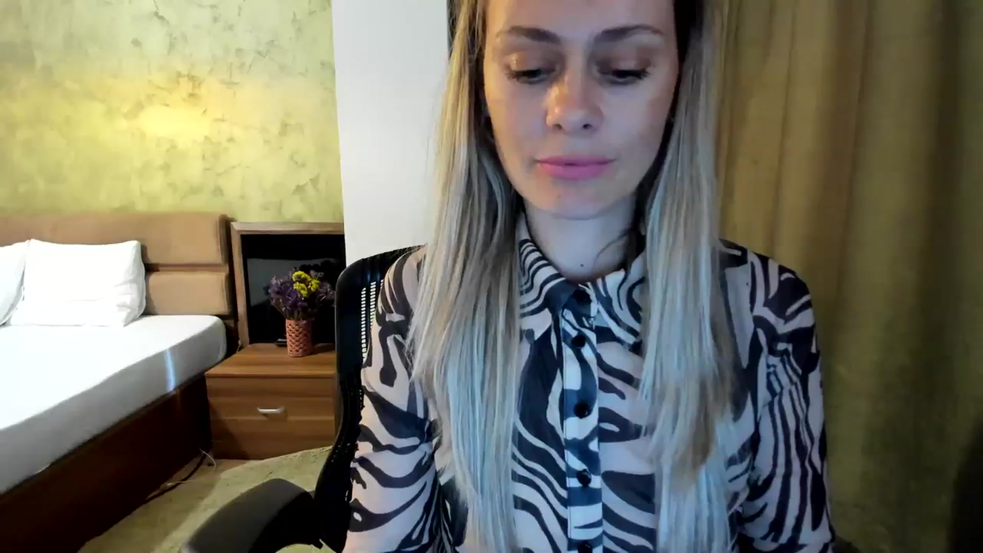 Gallery image thumbnail from DebraPaige's myfreecams stream on, 08/07/2023, 16:27 image 2 of 20