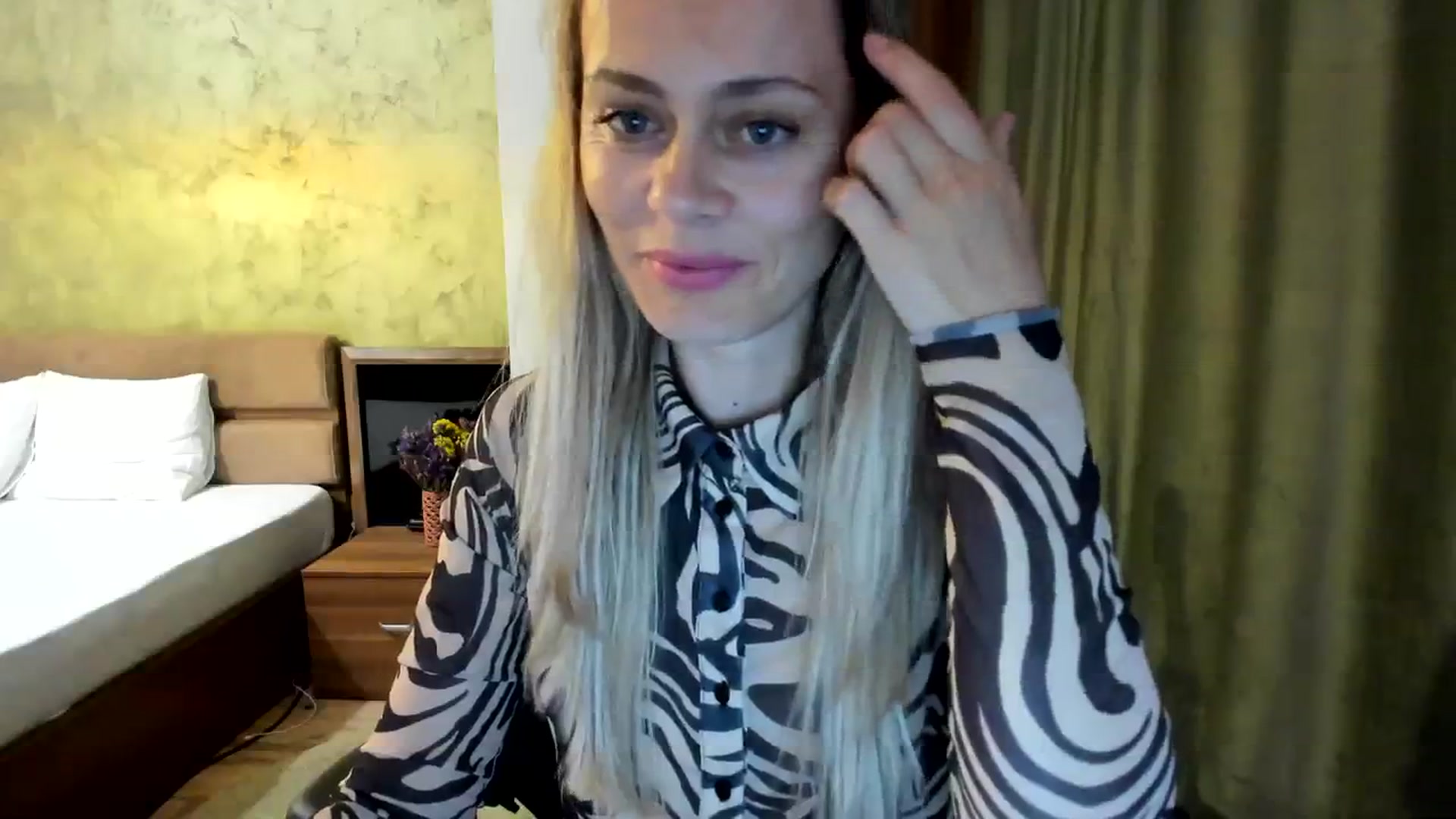 Gallery image thumbnail from DebraPaige's myfreecams stream on, 08/07/2023, 16:27 image 14 of 20