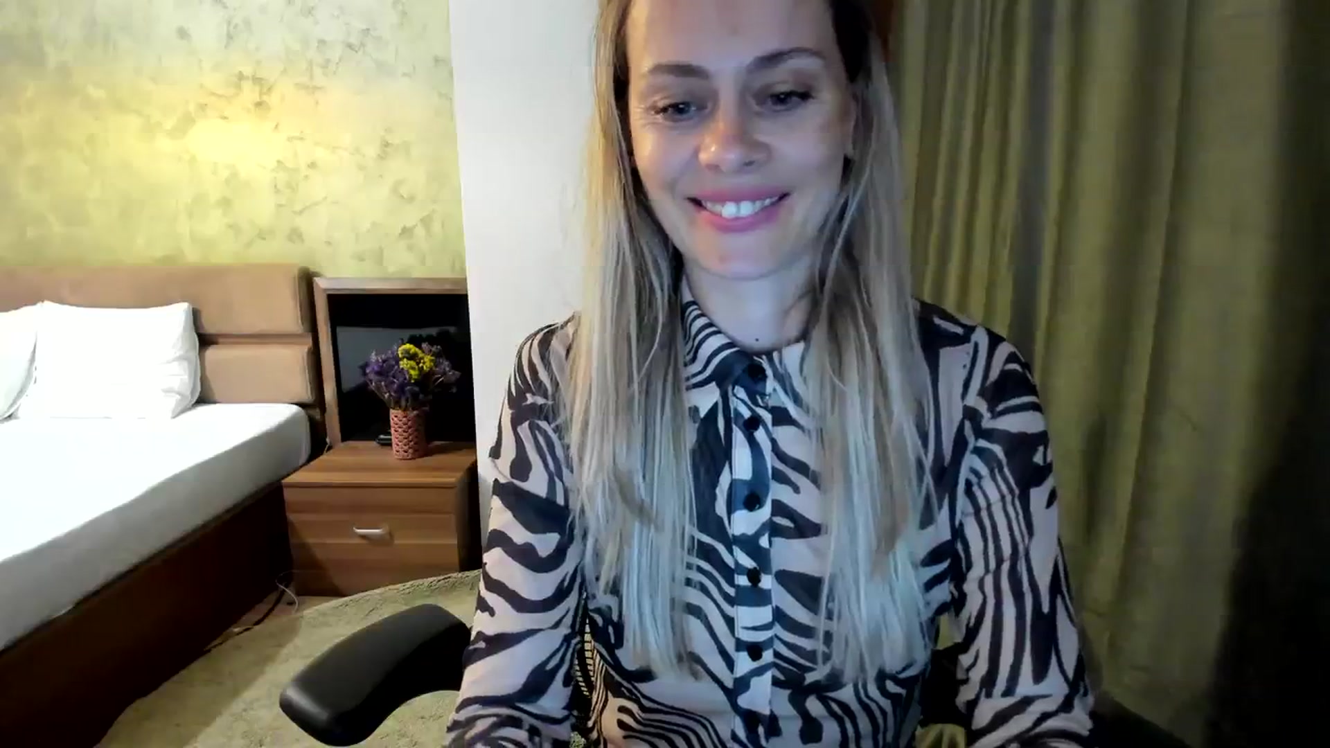 Gallery image thumbnail from DebraPaige's myfreecams stream on, 08/07/2023, 16:27 image 9 of 20