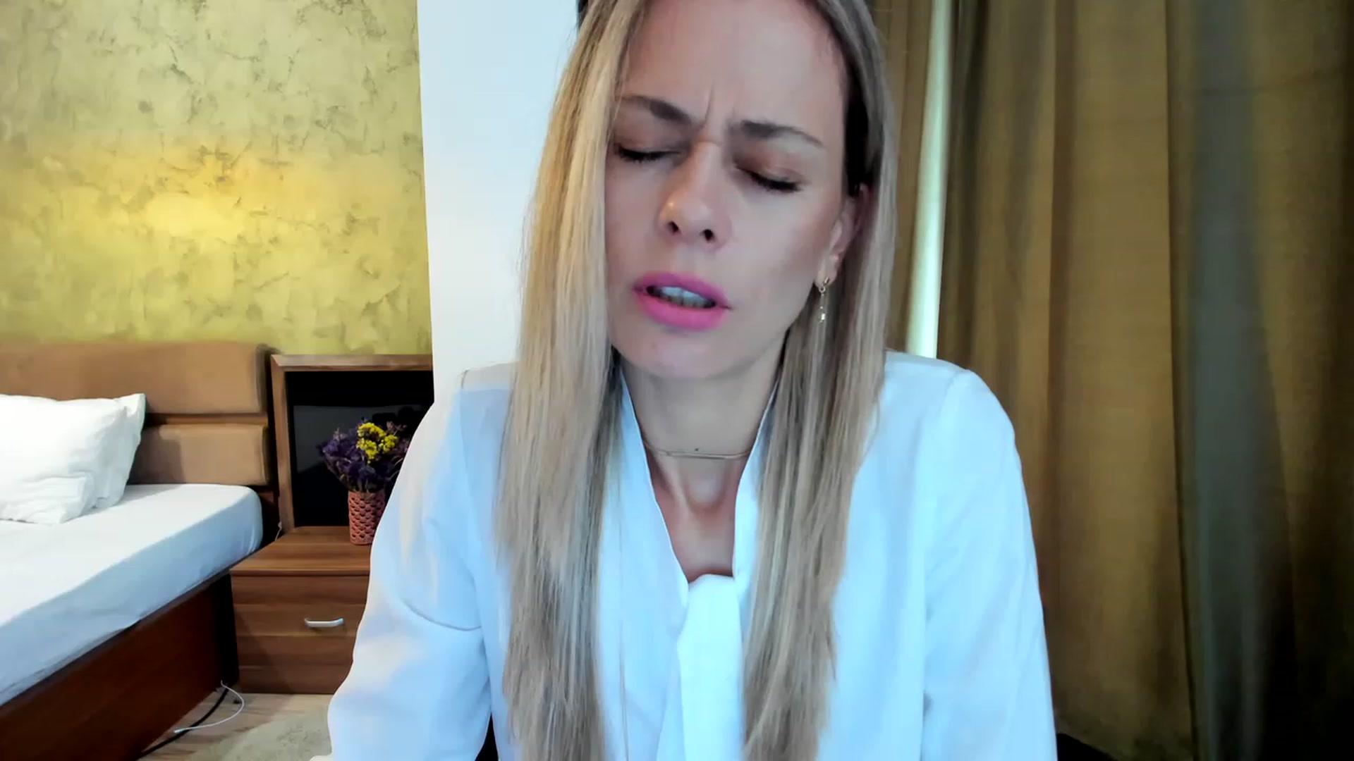 Gallery image thumbnail from DebraPaige's myfreecams stream on, 08/08/2023, 09:42 image 7 of 20
