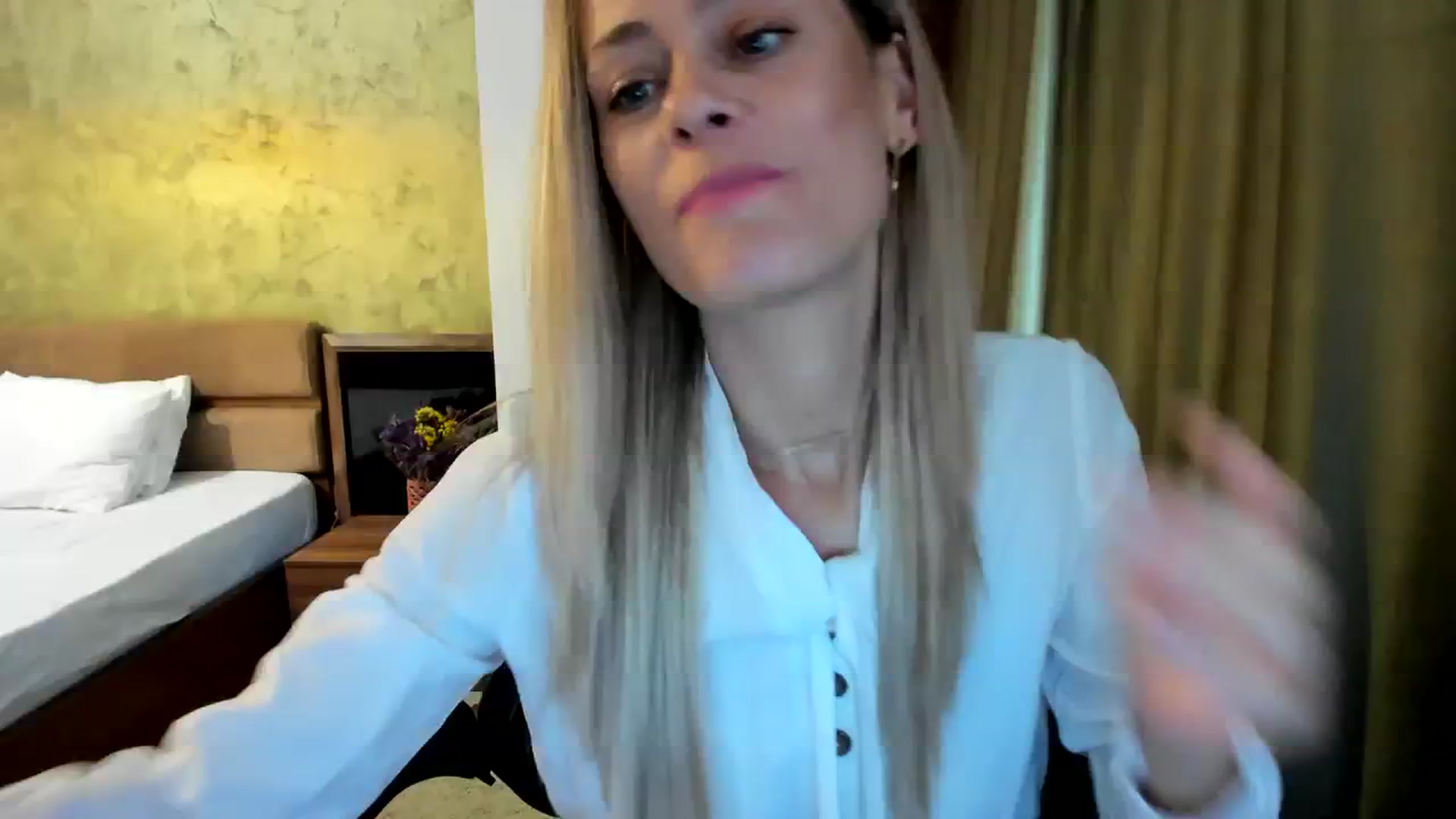 Gallery image thumbnail from DebraPaige's myfreecams stream on, 08/08/2023, 12:27 image 1 of 20
