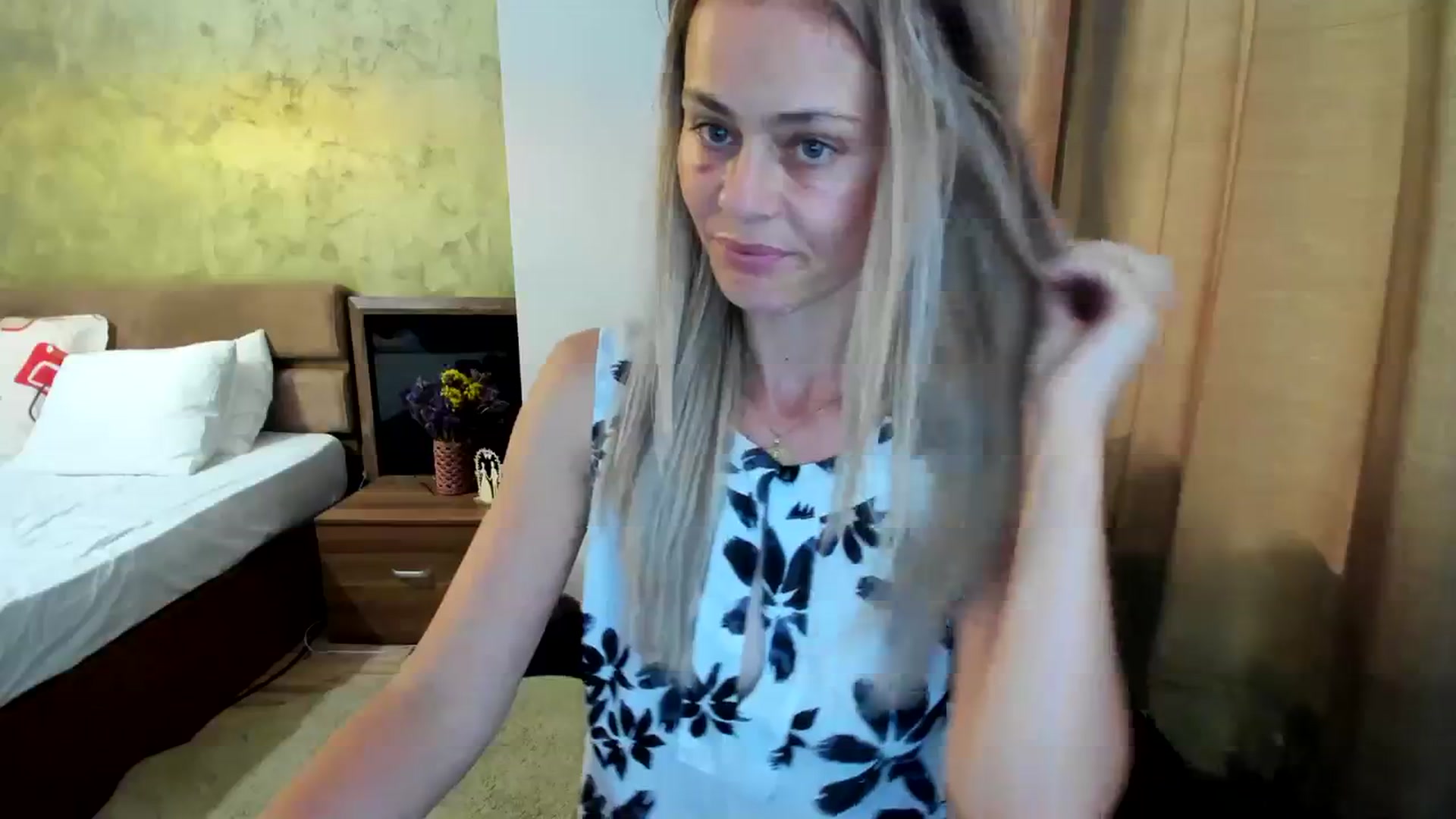 Gallery image thumbnail from DebraPaige's myfreecams stream on, 08/10/2023, 07:50 image 19 of 20