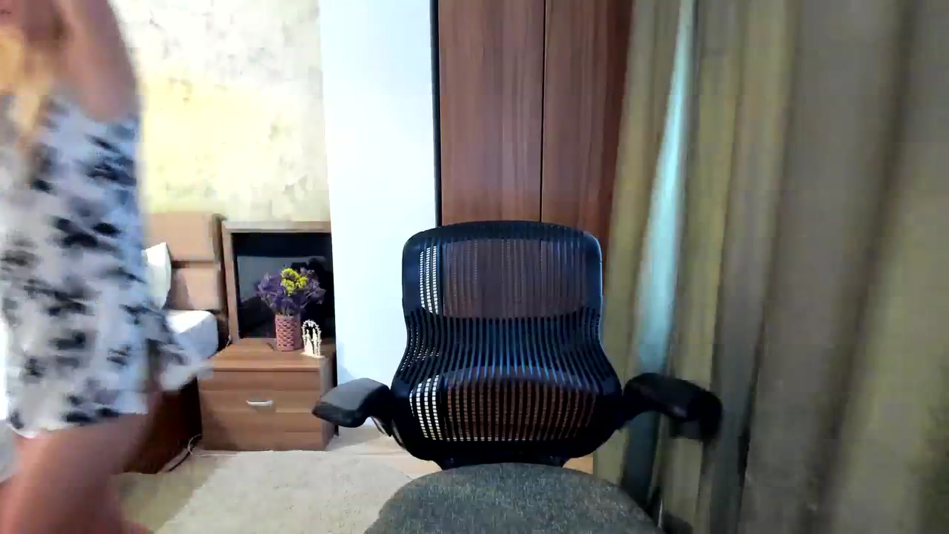Gallery image thumbnail from DebraPaige's myfreecams stream on, 08/10/2023, 07:50 image 10 of 20