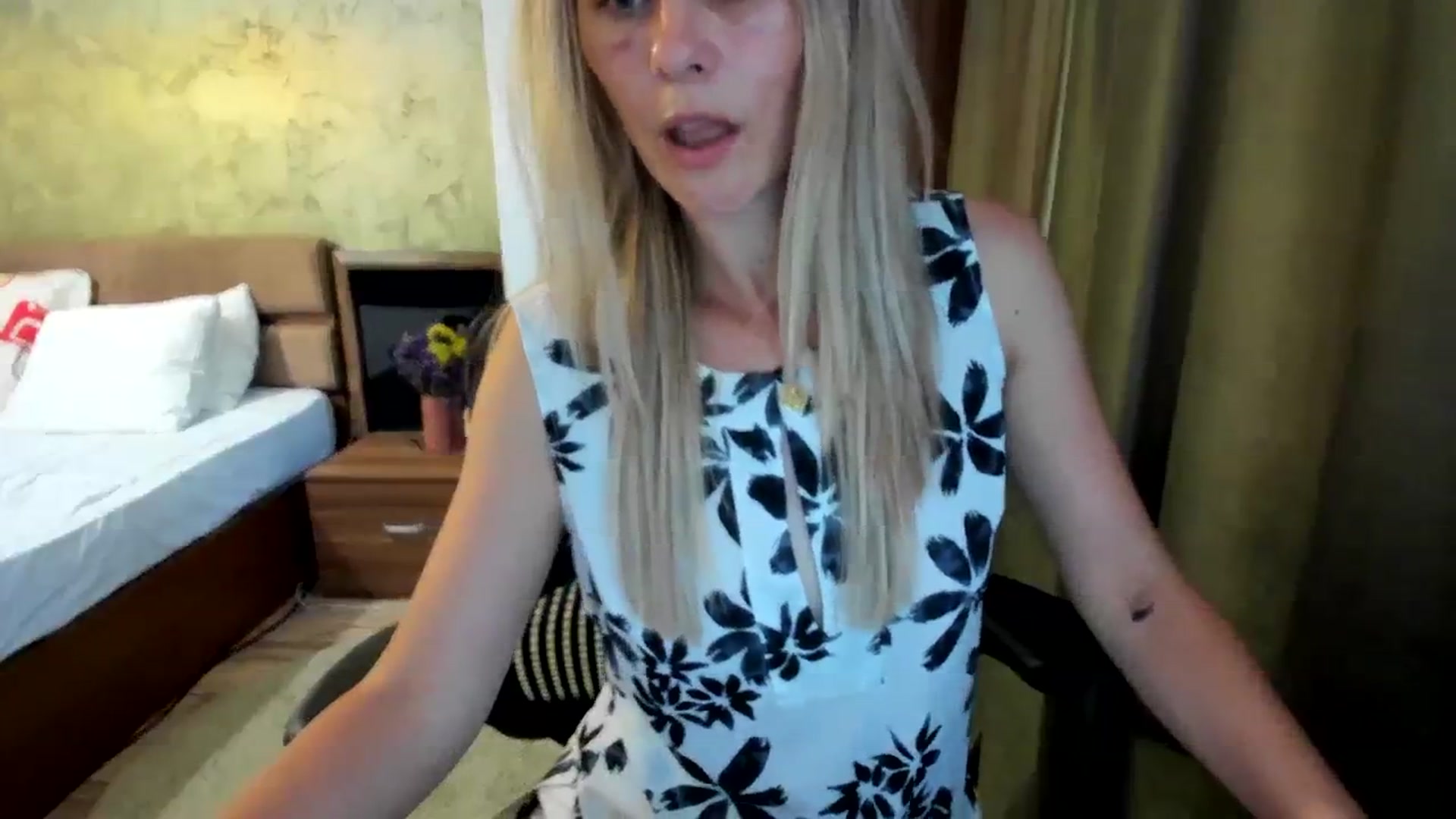 Gallery image thumbnail from DebraPaige's myfreecams stream on, 08/10/2023, 07:50 image 12 of 20